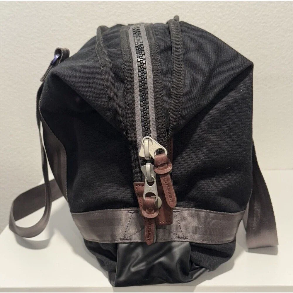 MERRELL Dayender 2 Duffel Tote Bag Black Water Resistant Laptop Pocket Zipper